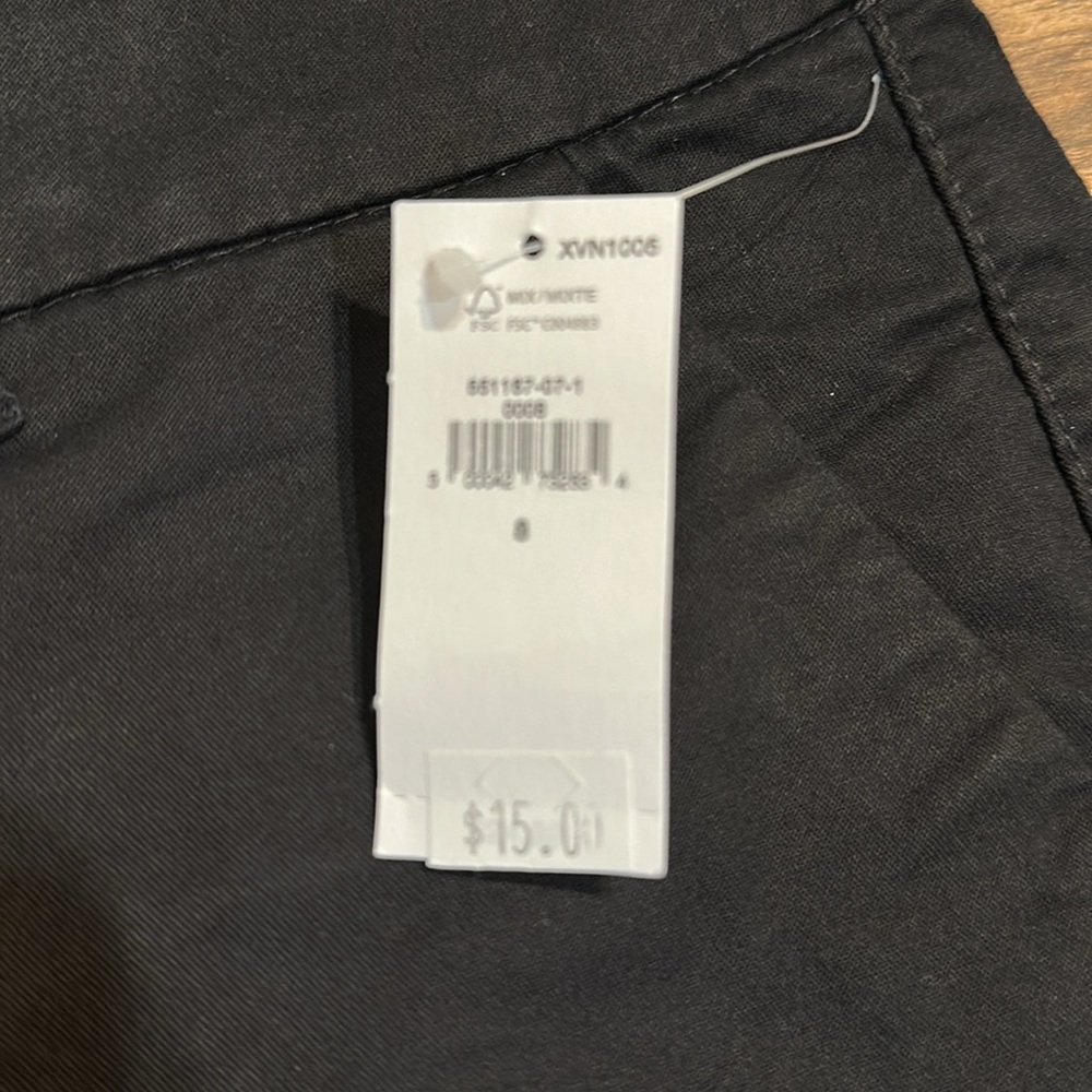 GAP factory Women’s Everyday Short Black Size 8 inseam 5.5” - Picture 4 of 4